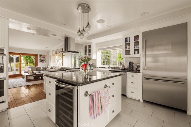 22370 Algunas Road, Woodland Hills, CA 91364