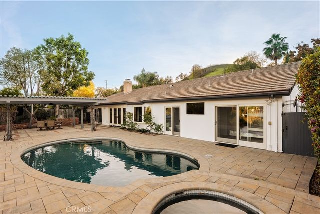 22370 Algunas Road, Woodland Hills, CA 91364