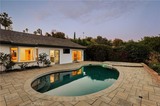 22370 Algunas Road, Woodland Hills, CA 91364
