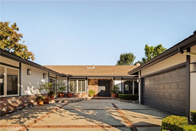22370 Algunas Road, Woodland Hills, CA 91364
