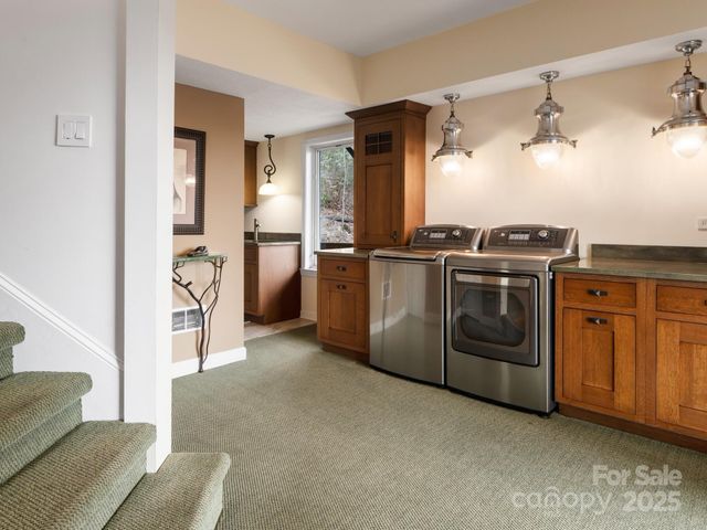 5 Powder Ridge Drive, Asheville, NC 28803