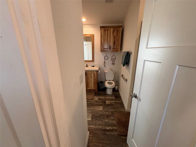 786 Holiday Village Dr, Quitman, TX 75783