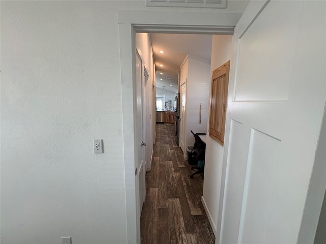 786 Holiday Village Dr, Quitman, TX 75783