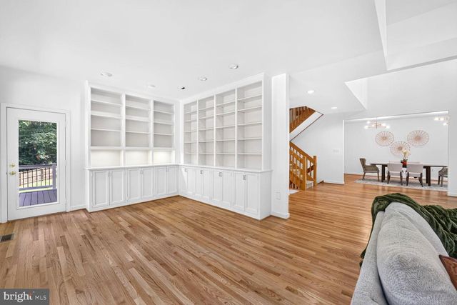 11455 S GLEN RD, Potomac, MD 20854