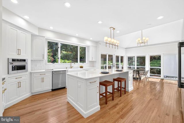 11455 S GLEN RD, Potomac, MD 20854