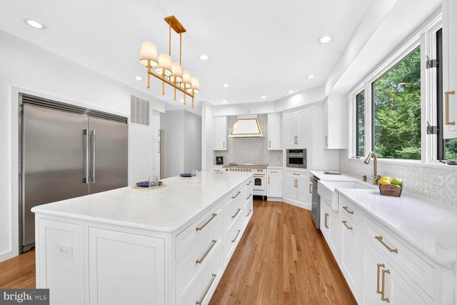 11455 S GLEN RD, Potomac, MD 20854