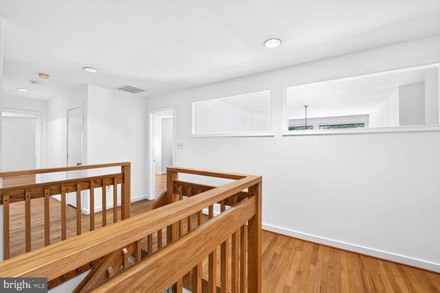 11455 S GLEN RD, Potomac, MD 20854