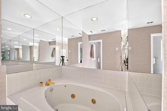 11455 S GLEN RD, Potomac, MD 20854