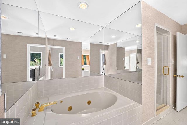 11455 S GLEN RD, Potomac, MD 20854