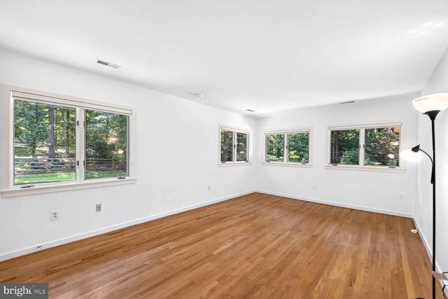 11455 S GLEN RD, Potomac, MD 20854
