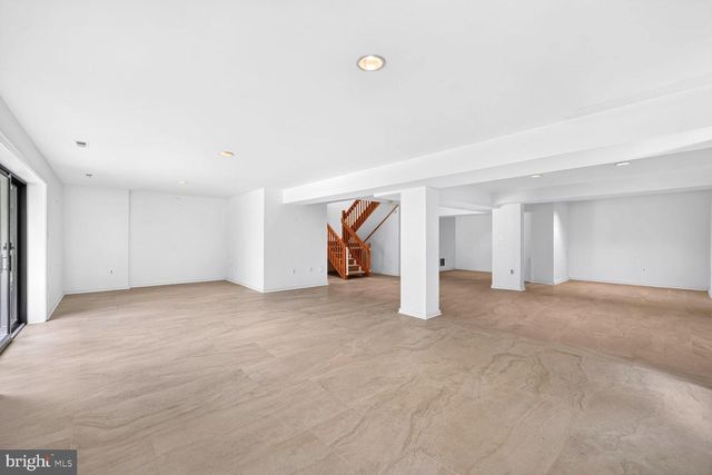 11455 S GLEN RD, Potomac, MD 20854