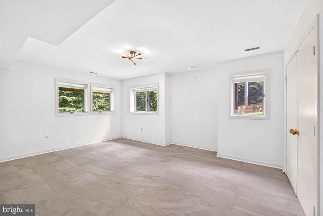 11455 S GLEN RD, Potomac, MD 20854