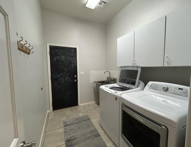 26041 N FERNBUSH, Phoenix, AZ 85083