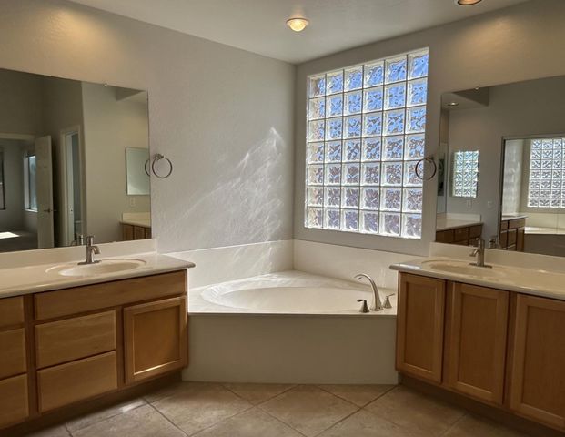 26041 N FERNBUSH, Phoenix, AZ 85083