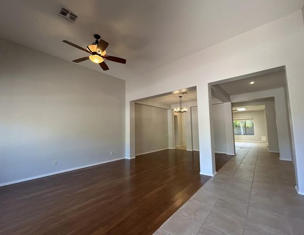 26041 N FERNBUSH, Phoenix, AZ 85083