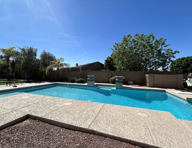 26041 N FERNBUSH, Phoenix, AZ 85083