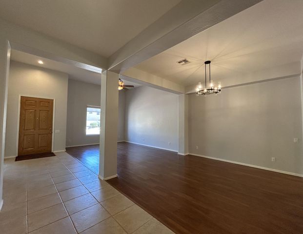 26041 N FERNBUSH, Phoenix, AZ 85083