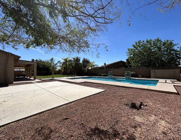 26041 N FERNBUSH, Phoenix, AZ 85083