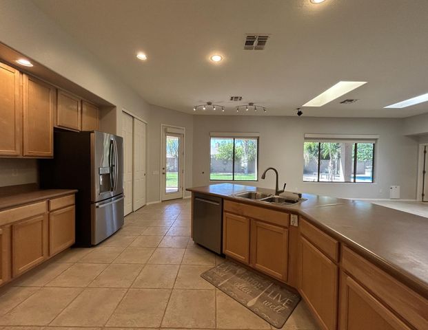 26041 N FERNBUSH, Phoenix, AZ 85083