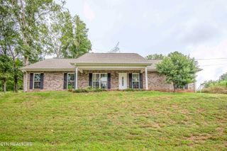 359 W Vinegar Valley Rd, Friendsville, TN 37737