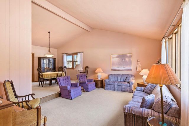 816 Woodview Drive, Sun Prairie, WI 53590