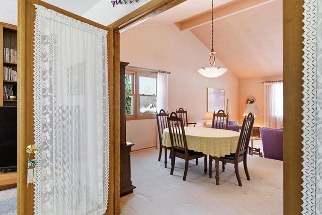 816 Woodview Drive, Sun Prairie, WI 53590