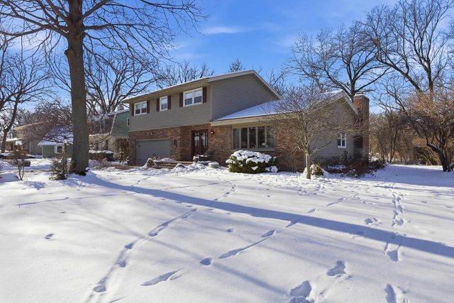 816 Woodview Drive, Sun Prairie, WI 53590