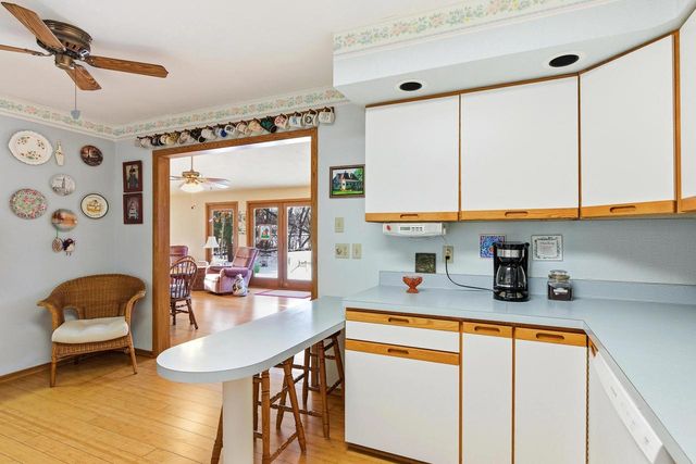 816 Woodview Drive, Sun Prairie, WI 53590