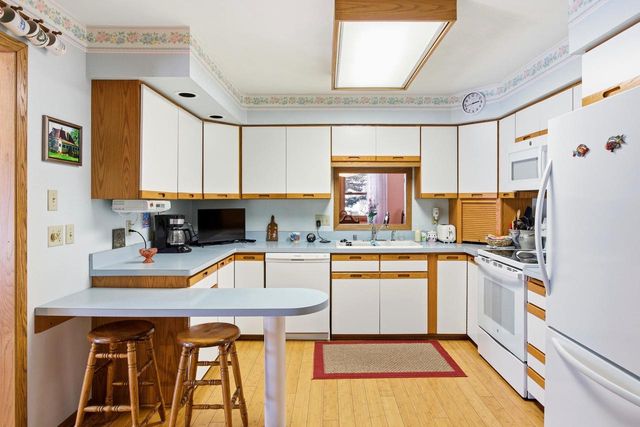 816 Woodview Drive, Sun Prairie, WI 53590