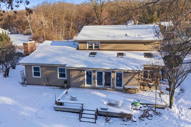 816 Woodview Drive, Sun Prairie, WI 53590