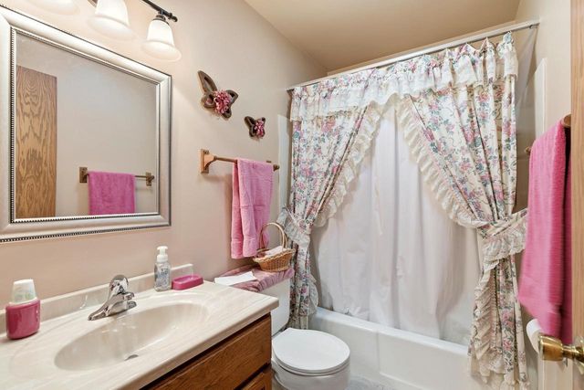 816 Woodview Drive, Sun Prairie, WI 53590