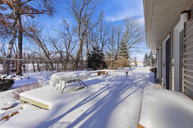 816 Woodview Drive, Sun Prairie, WI 53590