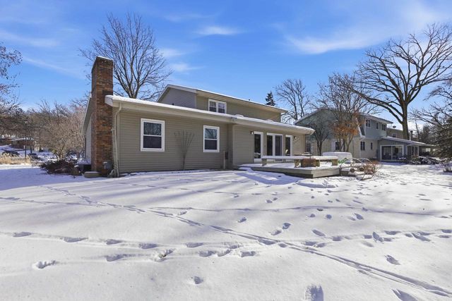 816 Woodview Drive, Sun Prairie, WI 53590