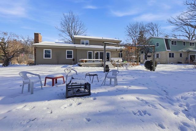 816 Woodview Drive, Sun Prairie, WI 53590