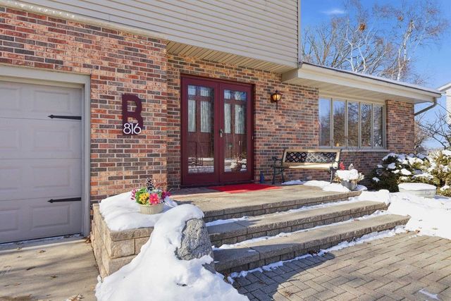 816 Woodview Drive, Sun Prairie, WI 53590
