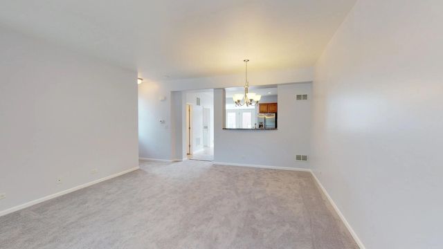 2102 S Crambourne Way, Arlington Heights, IL 60005