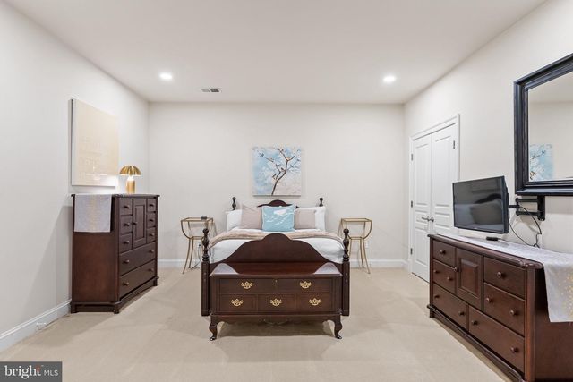 9111 DARA LN, Great Falls, VA 22066