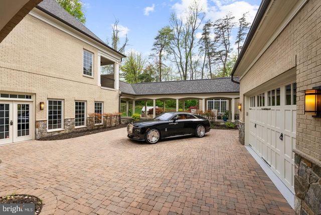9111 DARA LN, Great Falls, VA 22066
