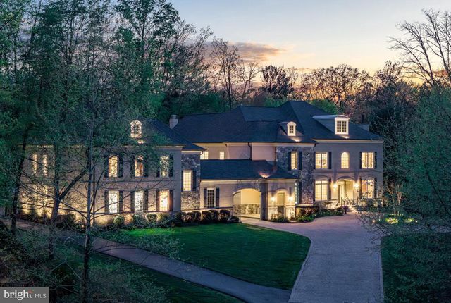 9111 DARA LN, Great Falls, VA 22066