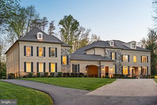9111 DARA LN, Great Falls, VA 22066