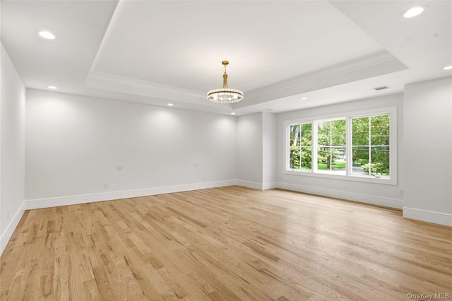 654 Caledonia Road, Dix Hills, NY 11746