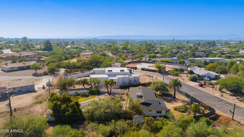Image 7 of property listing at 5625 N 45th Street, Phoenix, AZ 85018