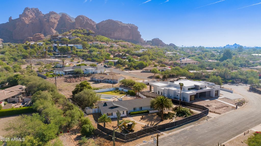 Image 8 of property listing at 5625 N 45th Street, Phoenix, AZ 85018