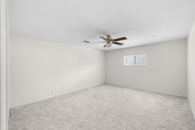 730 Panorama RD, La Grange, TX 78945