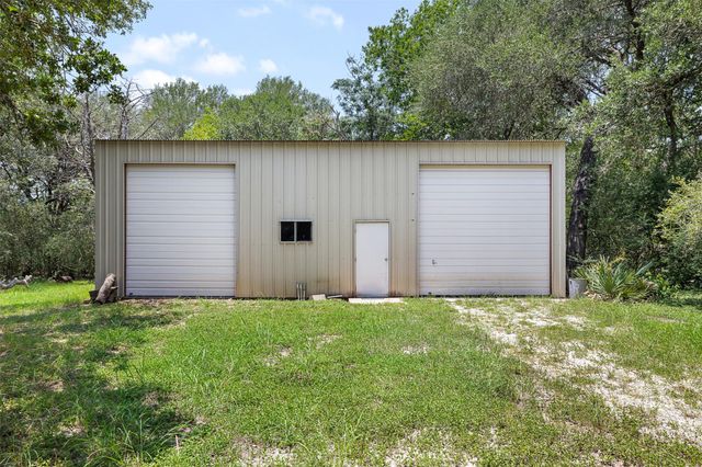 730 Panorama RD, La Grange, TX 78945