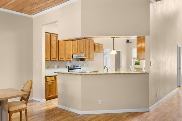 730 Panorama RD, La Grange, TX 78945