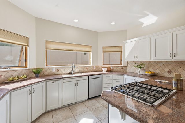 712 Navarra Way SE, Albuquerque, NM 87123