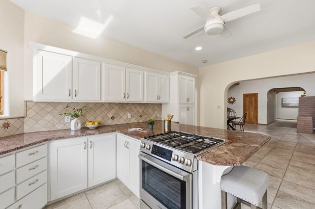 712 Navarra Way SE, Albuquerque, NM 87123