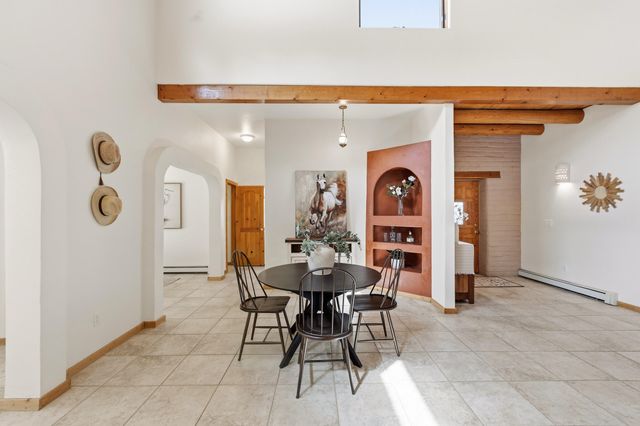 712 Navarra Way SE, Albuquerque, NM 87123