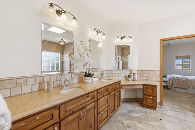 712 Navarra Way SE, Albuquerque, NM 87123